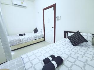 The Chill Town Home - 5
