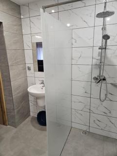 Hostel 405 - 1