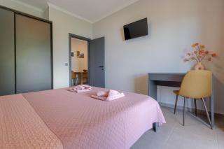 Kaminaki Seaview Apartments - 4