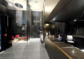 Luxury 1BR Plus Den Retreat- Balcony & City Views - 4