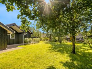 Holiday Home Roska - 1-3km from the sea by Interhome - 2