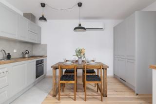 Bright Apartment in the Centre of Katowice by Noclegi Renters - Katowice - 4