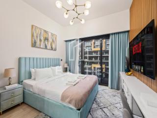 Tranquil Studio Retreat in Azizi Riviera 26 - 1