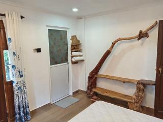 The Wood Cottage - 9