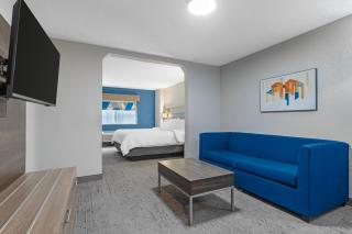 Holiday Inn Express Hotel & Suites Charlotte by IHG - 3