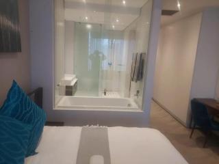 Urban Oasis Sandton Skye Apartment 407 & 313 - 6