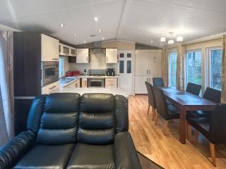 Hopton Holiday Relaxing Retreats - 1