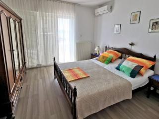 Apartment Wohnung in Novi Vinodolski mit Grill- Garten und Terrasse by Interhome - 2