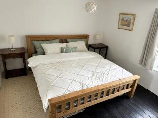 Pam's Cottage - 3