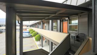Modern Motel - 3