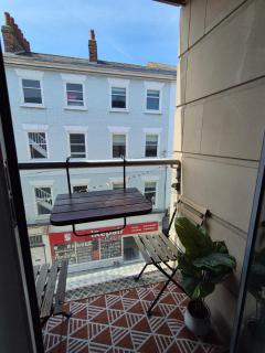 Panoramic York Views, balcony, lift, families or groups, workspace, parking nearby - 8