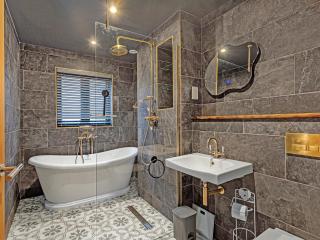 Truffle House - Ukc9375 - 1