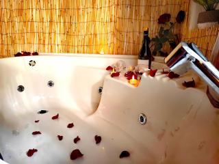 Veliko Tarnovo-Centur-Vintage House-Jacuzzi in the room-Private Garden - 2