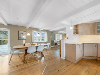 Holiday Home Synnöve - 1-7km to the fjord by Interhome - 6