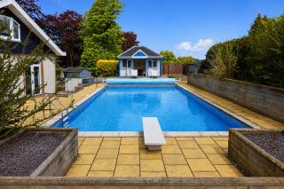 Five Marches - Poolside Stays with Stunning Views - 8