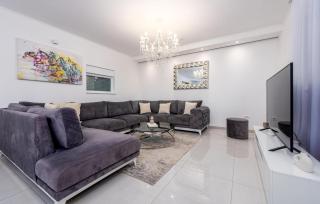 Luxurious Home In Vrsi With Sauna - 7