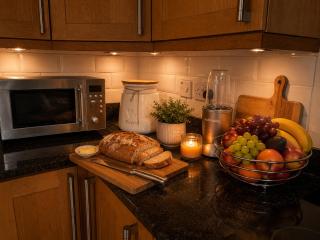 3-Bed House Sleeps 7 Parking & Garden Pets Ok - 6