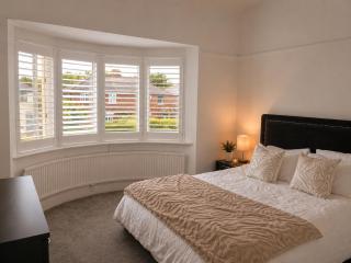 3-Bed House Sleeps 7 Parking & Garden Pets Ok - 9