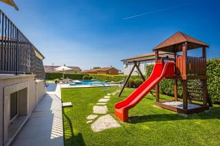 Villa Silvia for 10 people with infinity pool and large playground - 1