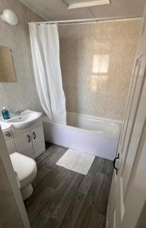 Victorian House Sleeps 6 with Garden and Parking - 2