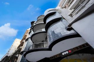Hotel O Maharaja Hotel Near Vinayak Hospital Galli no. 5 Atta Market - 4