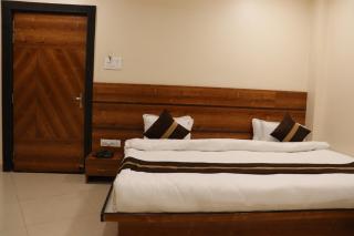 HOTEL SAGAR In 500 METRS DARGH - 8