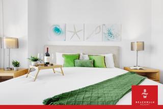 Resort 1BR - Bay View High Floor - 5