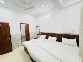 Hotel Vrinda Nikunj Dham - 8