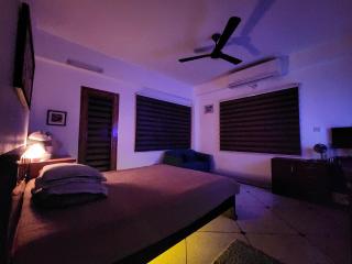 Cozy AC Room in Bashundhara A Block - 2