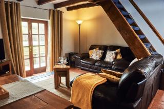 Penuwch Boathouse - cottage in Wales with indoor pool - 4