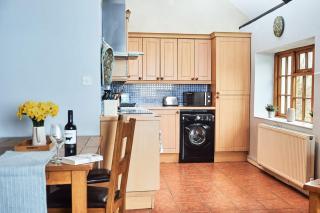 Penuwch Boathouse - cottage in Wales with indoor pool - 1