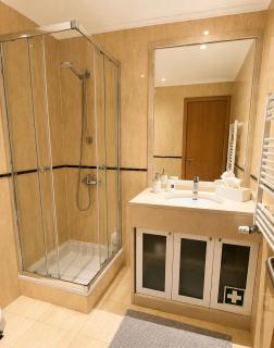 Cosy room with bathroom and private access - 8