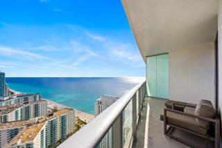 Corner condo, Wraparound Balcony Ocean and City Views at LYFE Resort - 4