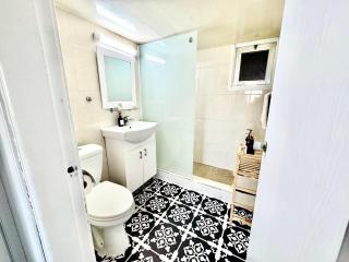 Sea View 1BR With Pool Access - 2