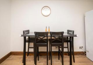 Spacious House - 4 Bedrooms Near Dulwich - Pass the Keys - 2