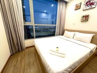 Landmark 2 Vinhome Central Park 2 Bedroom Apartments - 6