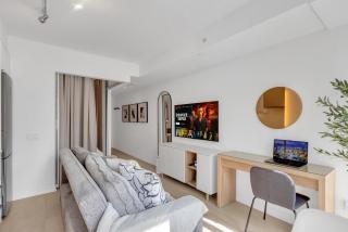 Work-Friendly 1BR Suite Steps to Eaton Centre - 7