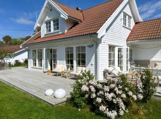 Cottage With Flower Garden And Veranda On Hvasser - 0