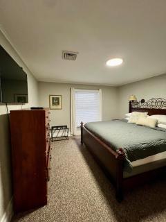 Charming Chilton -4 Mins drive - Hear the Roar of Niagara! - 6