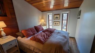 Rustic Wooden Cabin with Fireplace in Golden Circle - 2