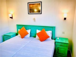 International Beach Hotel & Restaurant - 6