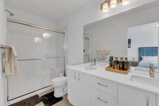 Brand New Home Entire home in Rosenthal Edmonton - 3