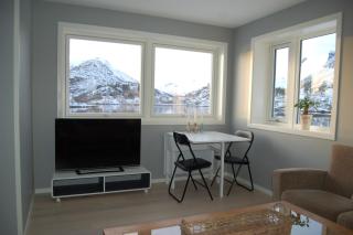 Cozy little apartment and magnificent nature - 8