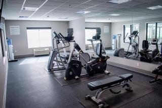 Holiday Inn Express & Suites - Mason City by IHG - 8