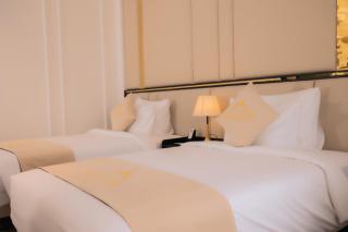 The Manor Hotel - 4