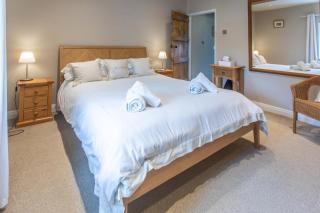 Cosy 2-Bed Stone Cottage in Gargrave by MCPI Hosting, Ideal for Families & Friends! - 3
