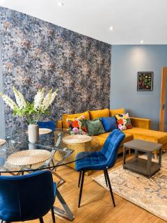 KGV Stays - Modern Bungalow with Parking, Long Stays - 6