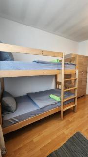 Bunkhouse & Apartments - Pristina - 5