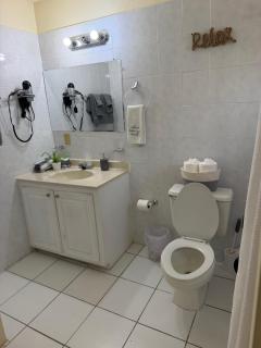 Dove Cove Comfort Suites - 8