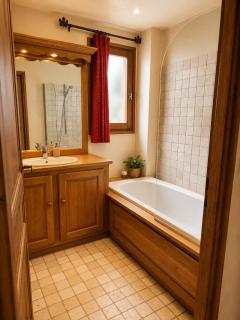 Chalet Spacieux à Chamonix pour 9 – Vue Panoramique Mont-Blanc, Jacuzzi, Jardin & Parking - 7